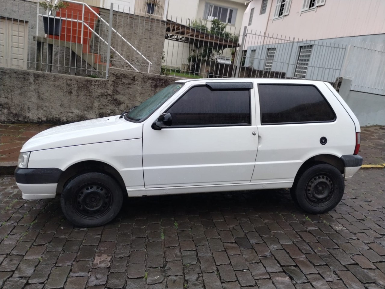 FIAT/UNO MILLE ECONOMY PLACA IUX-2554 ANO/MODELO 2013/2013