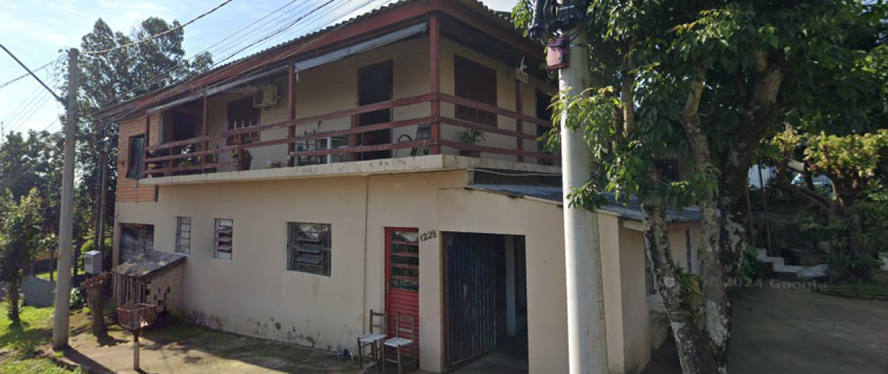 UM TERRENO DE APROXIMADAMENTE 580M² COM BENFEITORIAS NA CIDADE DE NOVO HAMBURGO/RS