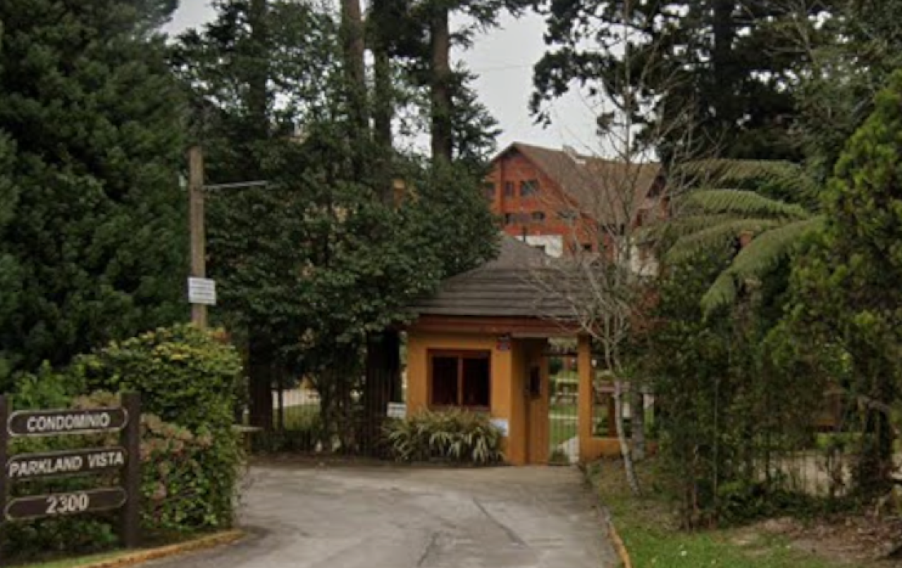 APARTAMENTO Nº 410 E BOX DE GARAGEM Nº 27 DO EDIFÍCIO PARKLAND VISTA EM GRAMADO/RS