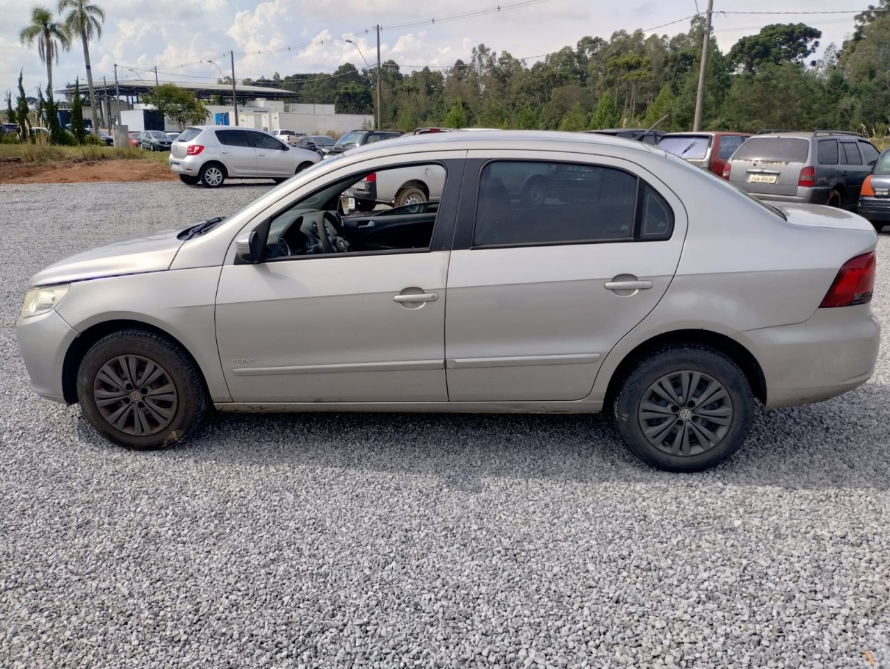 VW/VOYAGE 1.0, ANO/MODELO: 2011/2012 PLACA: ISH39 E COR PRATA