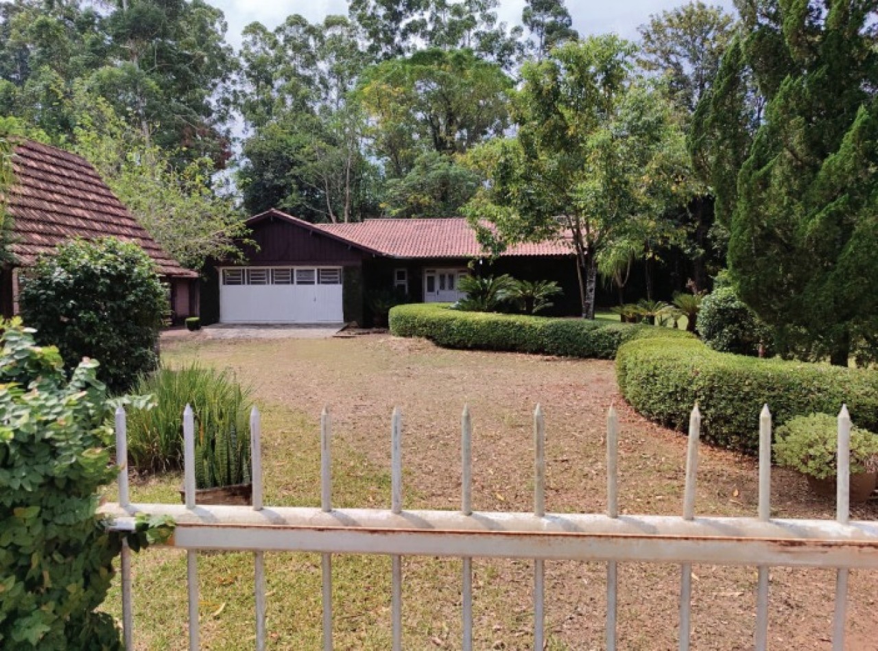 CASA EM TERRENO DE 2.500m² EM DOIS IRMÃOS/RS