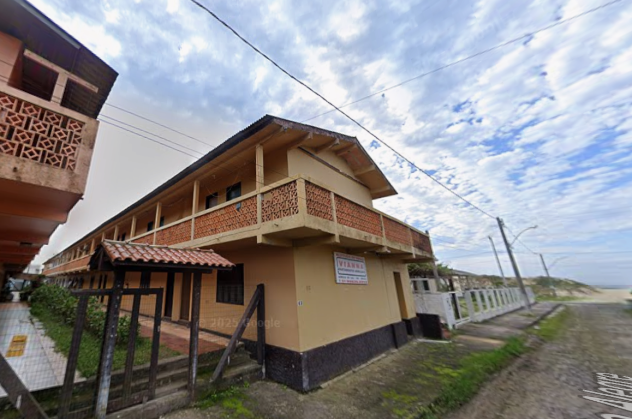 APARTAMENTO Nº 02, COM ÁREA DE 76,268 m², BEIRA MAR EM ARROIO DO SAL/RS