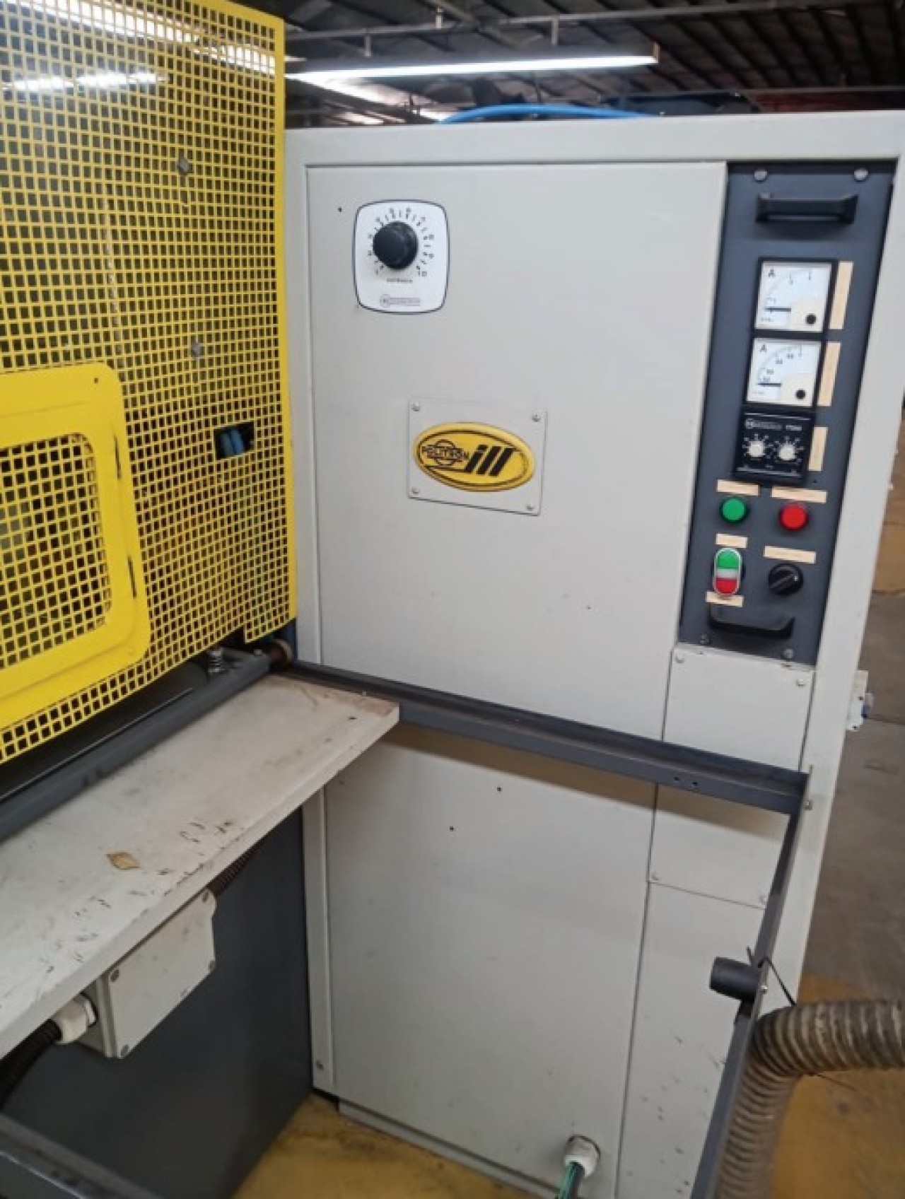 MÁQUINA INDUSTRIAL DE ALTA FREQUÊNCIA