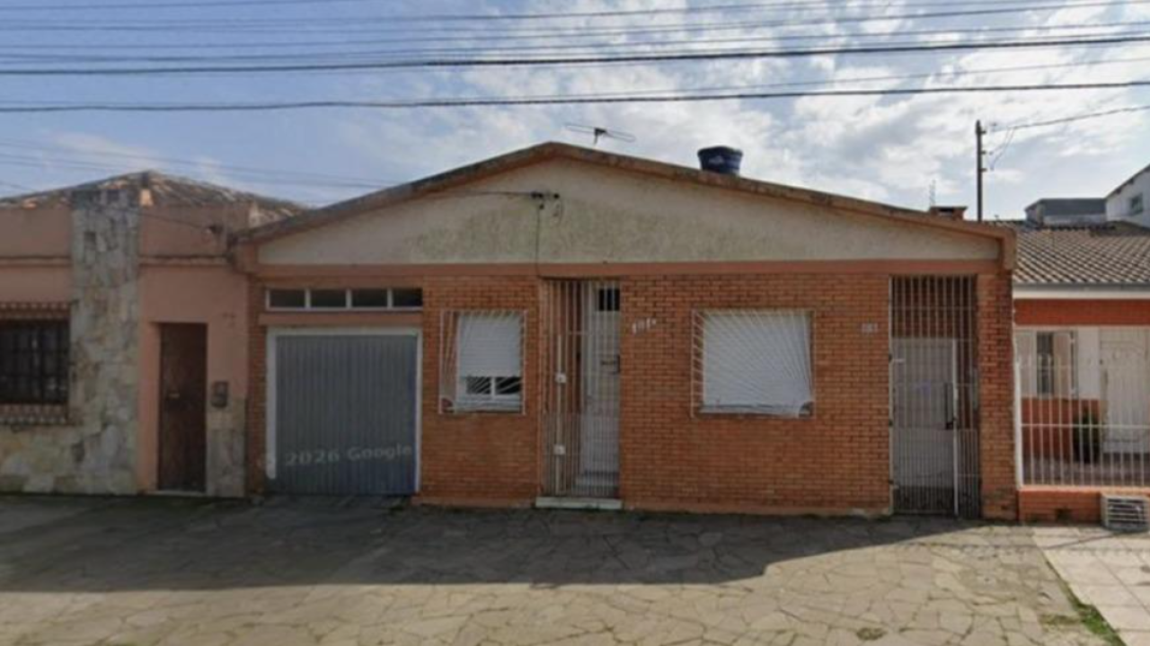 CASA DE 199,83M² A VENDA EM PELOTAS/RS