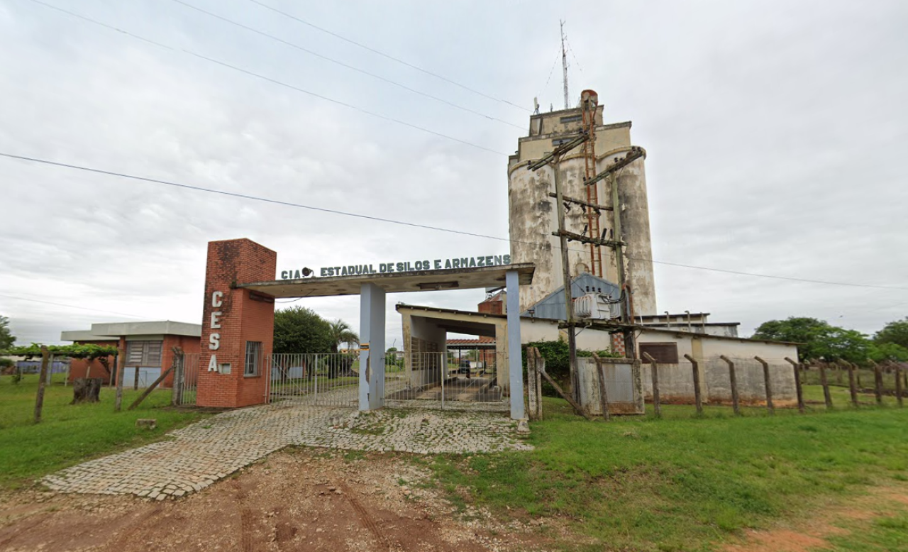 UNIDADE ARMAZENADORA DA CESA COM SILOS E BENFEITORIAS, ÁREA DE 19.365,52M², EM SÃO GABRIEL/RS
